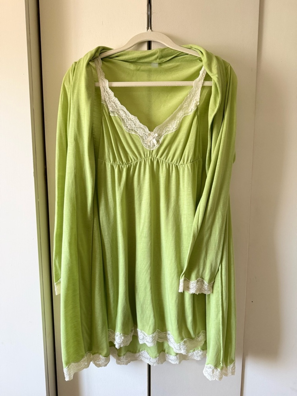 Vintage Eberjey Lace Modal Peignoir Set Pistachio Chemise & Robe Set Lady Godiva - Picture 14 of 15